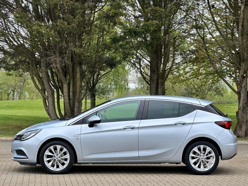 VAUXHALL ASTRA