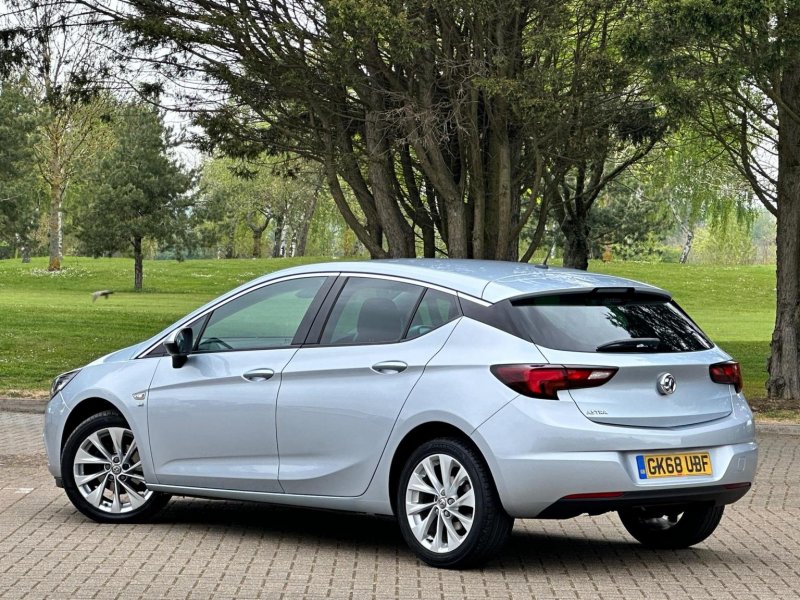VAUXHALL ASTRA