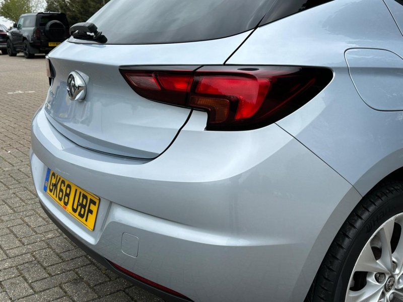 VAUXHALL ASTRA