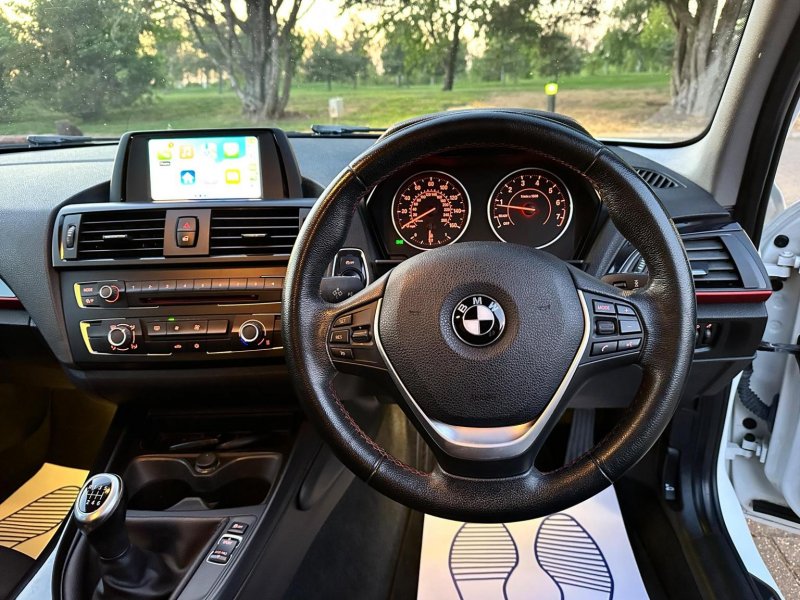 BMW 1 SERIES
